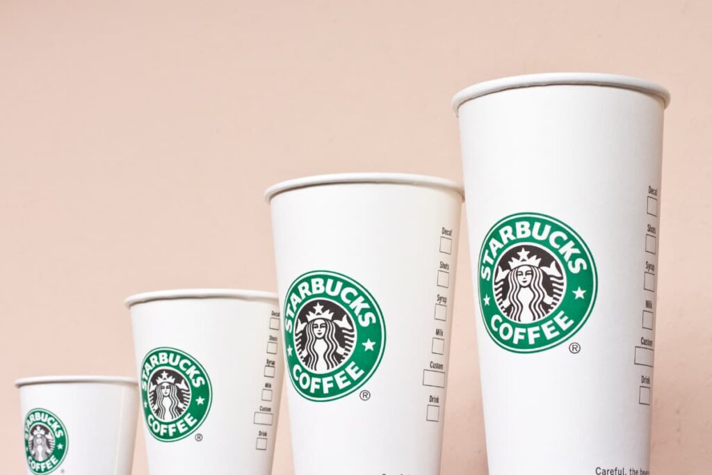 Starbucks Venti comes with different sizes. There are starbucks venti glasses, which are different in size and each venti is white in color which is having starbucks coffee logo. 