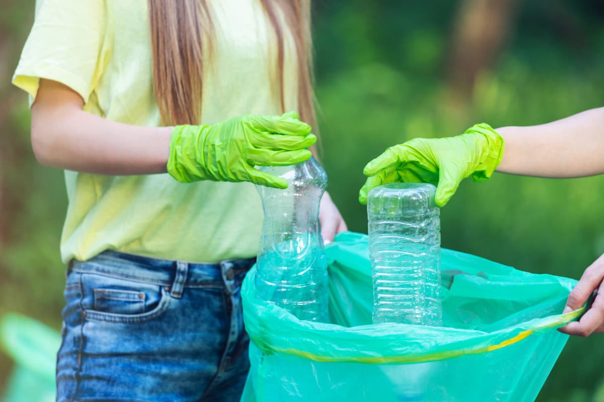 Does Safeway Recycle Plastic Bags? (Bottles, Reusable Bags, Types Of